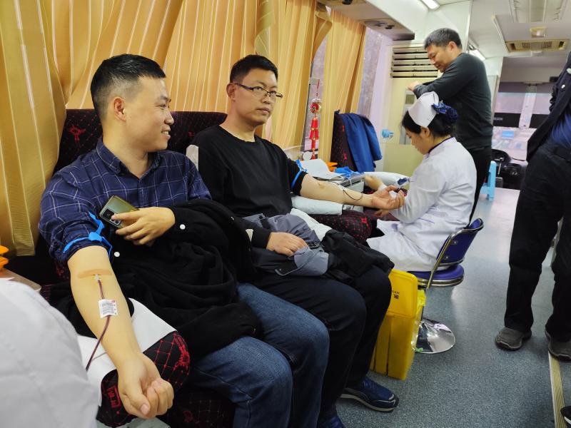 足球买球app推荐组织开展无偿献血志愿服务活动